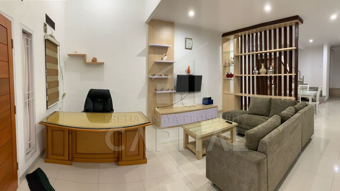 Dikontrakkan Rumah Murah di Kota Baru Parahyangan, Bandung, LT 144m²