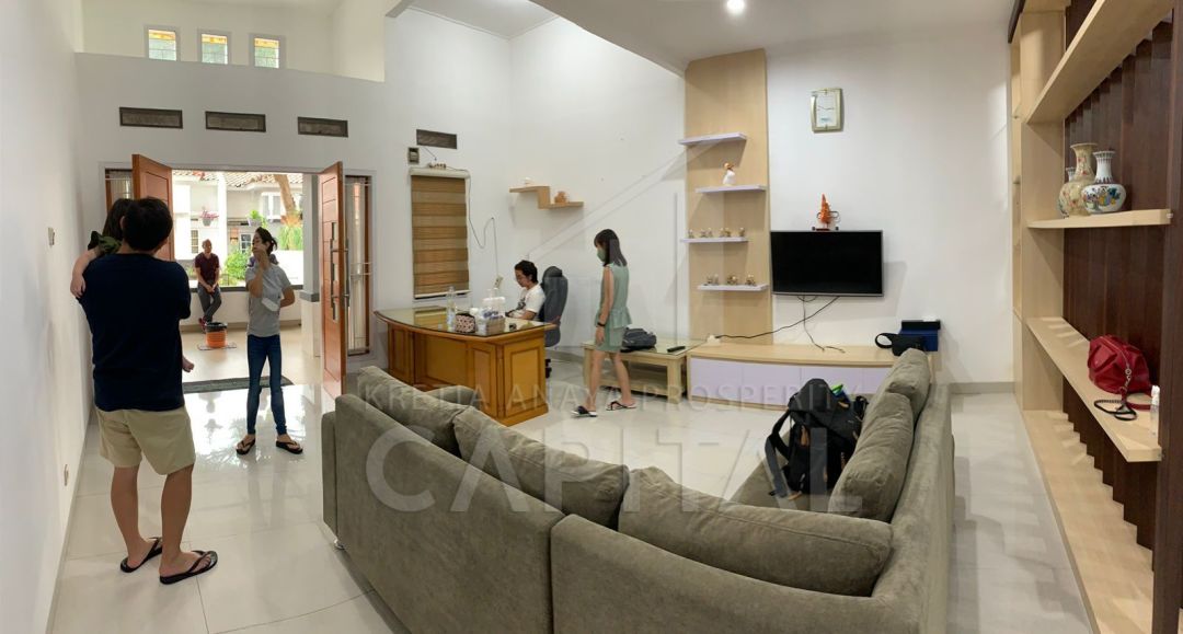 Dikontrakkan Rumah Murah di Kota Baru Parahyangan, Bandung, LT 144m²