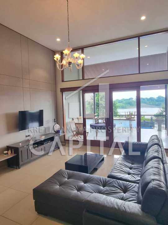 Disewakan Rumah Terjangkau di Kota Baru Parahyangan, Bandung, LT 700m²