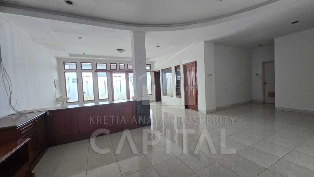 Disewakan Rumah Terjangkau di Hegarmanah, Bandung, LT 330m²