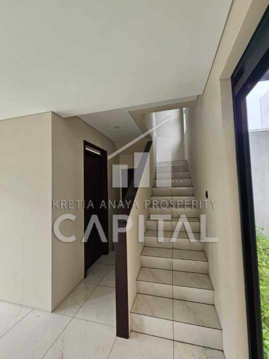 Rumah Sewa Nyaman Lokasi Kota Baru Parahyangan, Bandung, LB 95m²
