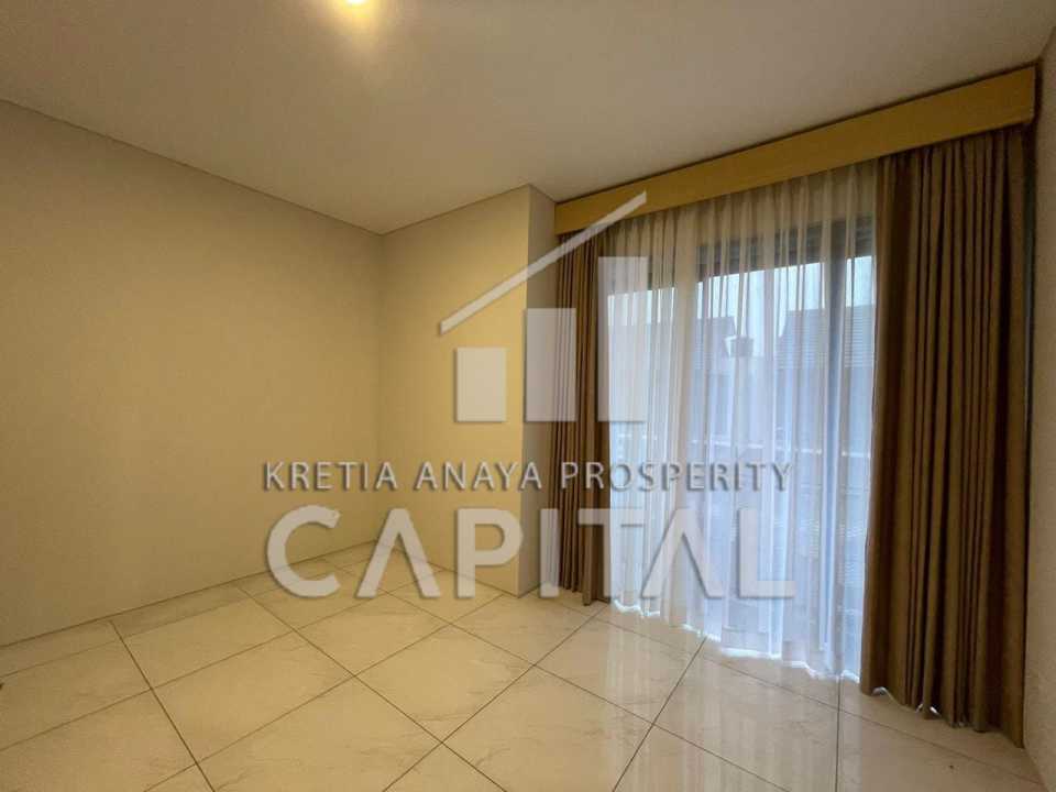 Rumah Sewa Murah Lokasi Kota Baru Parahyangan, Bandung, LB 94m²