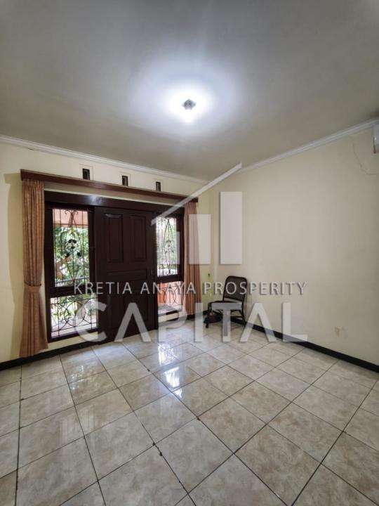 Rumah Sewa Nyaman Lokasi Kota Baru Parahyangan, Bandung, LB 125m²