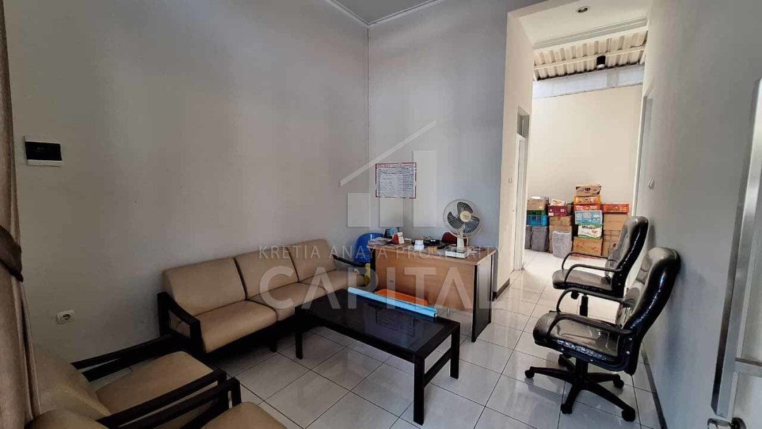 Rumah Sewa Nyaman Lokasi Taman Kopo Indah, Bandung, LB 130m²