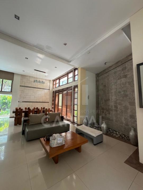 Rumah Sewa Nyaman Lokasi Dago, Bandung, LB 350m²