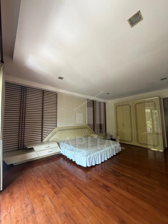 Rumah Sewa Nyaman Lokasi Dago, Bandung, LB 350m²