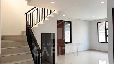 Rumah Mewah di Setra Duta, Bandung, 4 KT, LT 117m²