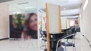 Ruang Usaha 3 Lantai Murah Harga NJOP di Sayap Riau Bandung