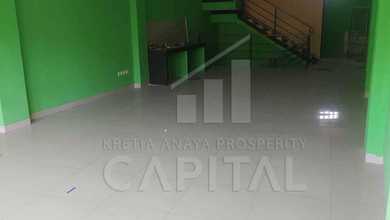2 Ruko Sebelahan 4 lantai Cocok Untuk Berbagai Jenis Usaha di Tengah Kota Otista