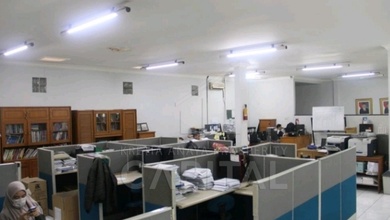 Gedung Kantoran dengan Akses Parkir Luas di Tengah Kota Bandung