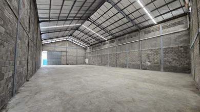 Gudang Siap Pakai di Sayap Tki Atap Tinggi, Ruang Luas Dan Aman