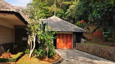 Rumah Mewah di Kawasan Arcamanik, Bandung, LB 800m², Harga 45 Miliar