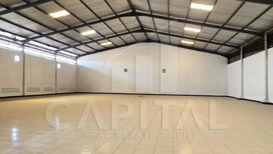 Gudang Konstruksi Baja Strategis, Atap Tinggi, Bersih Siap Pakai, Di Leuwi Gajah Dekat Pintu Tol Boros