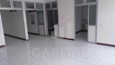 Ruko Ex Klinik Siap Pakai Daerah Ramai di Surya Sumantri