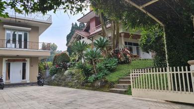DIJUAL VILLA CANTIK TERAWAT DI LEMBANG  MASIH AKTIF DISEWAKAN!! BONUS TANAH KAVLING 157m2