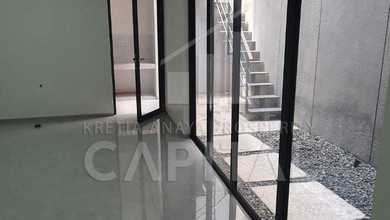 Kesempatan Langka, rumah Mewah di Setra Duta, Bandung, LB 180m²