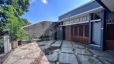 Jual Rumah Cantik Luas 672 m2 area Dago, Bandung