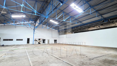 Gudang dengan Tanah Luas di Leuwigajah Dekat Tol Pasteur