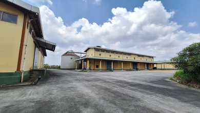 Gudang Penggilingan Padi Dan Sawah Productive Di Karawang Timur