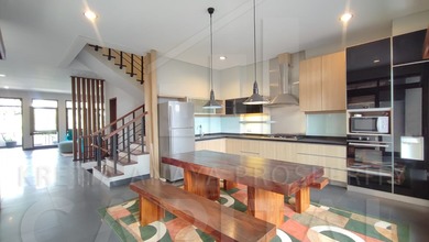 Jual Cepat Rumah Elit area Setra Duta, Bandung, LT 190 m2