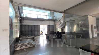 Ruko dengan Halaman yang Luas di Ahmad Yani Bandung