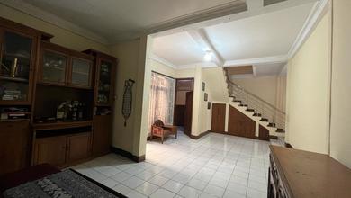 Rumah Premium Luas 126 Jual di Sarijadi, Bandung