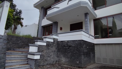 Rumah Mewah di Kawasan Setra Murni, Bandung, LB 510m², Harga 5 Miliar