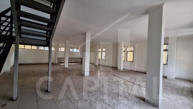 Ruang Usaha Strategis dan Ramai di Sayap Dago