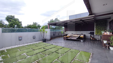 Rumah Mewah di Garuda, Bandung, 4 Kamar Tidur, LT 237m²