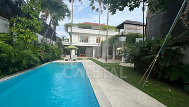Prime Location Luxury Villa In Berawa - Bali