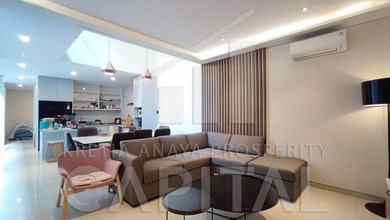 Kesempatan Rumah di Antapani, Bandung, LB 210m², Harga 2,4 Miliar