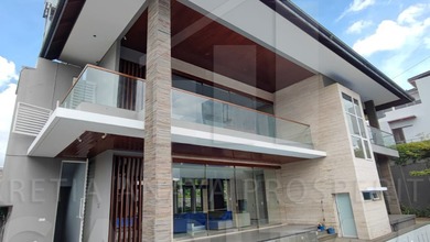 Rumah Area Premium Setra Duta, Bandung - Harga Terbaik 13 Miliar