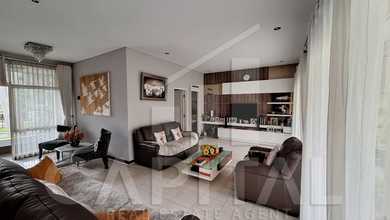 Rumah Megah Furnished Daerah Strategis di Kota Baru Parahyangan
