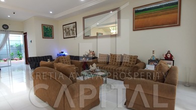 Rumah Elegan di Setiabudi, Bandung, 5 Kamar Tidur, LT 297m²