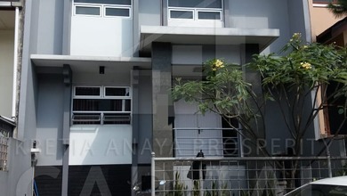 Rumah Mewah LT 144 m2, di Setra Duta, Bandung