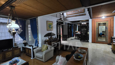 Rumah Elegan di Dago, Bandung, 7 Kamar Tidur, LT 678m²