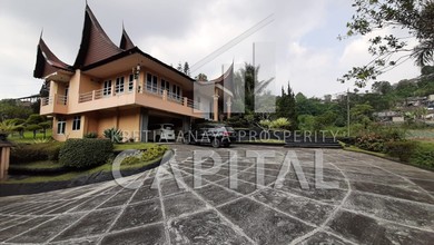 Villa Unik nan Nyaman Dengan View Terbaik di Kolonel Masturi Lembang Bandung Utara
