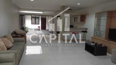 Disewakan Segera Rumah Cantik dengan Lahan Luas 200 m2 di Setra Duta