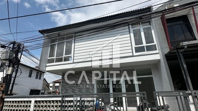 Hunian Mewah di Soekarno Hatta, Bandung, 3 KT, LT 157m²