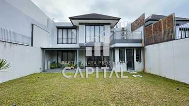 Rumah Elegan di Kota Baru Parahyangan, Bandung, 4 Kamar Tidur, LT 360m²