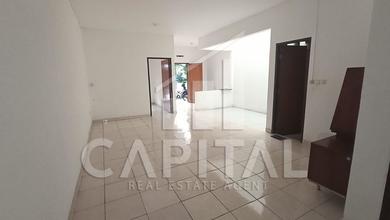 Kesempatan Rumah di Mekar Wangi, Bandung, LB 110m², Harga 1,8 Miliar