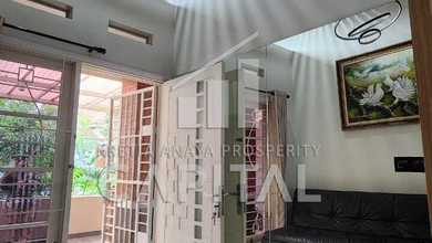 Disewakan Rumah Minimalis Kawasan Kota Baru Parahyangan, Bandung, LT  180 m2