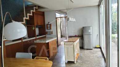 Rumah Dijual di Sariwangi, Bandung, LB 200m², Harga Terbaik!