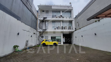 Gedung 3 Lantai Bangunan Kokoh dan Lokasi Strategis di Dago