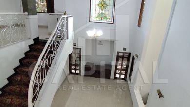 Rumah Eksklusif Luas 332 m2, di Geger Kalong, Bandung
