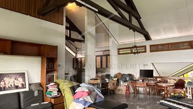 Rumah Elite di Kawasan Hegarmanah, Bandung, LB 600m², Harga 25 Miliar