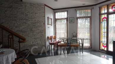 Rumah Elegan di Lembang, Bandung Barat, 4 KT, LT 1400m²