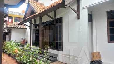 Rumah Siap Tinggal dengan LT m2 Semi Furnished