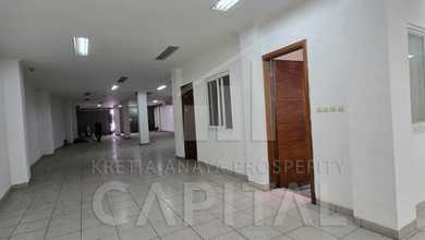 Ruko 3 Lantai Bagus Tanpa Renov siap Huni di Mainroad Jalan Ahmad Yani