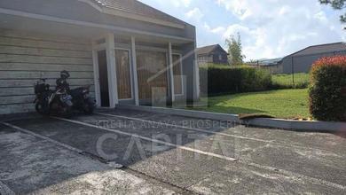 Penawaran Eksklusif, rumah Mewah di Parongpong, Bandung Barat, LB 200m²